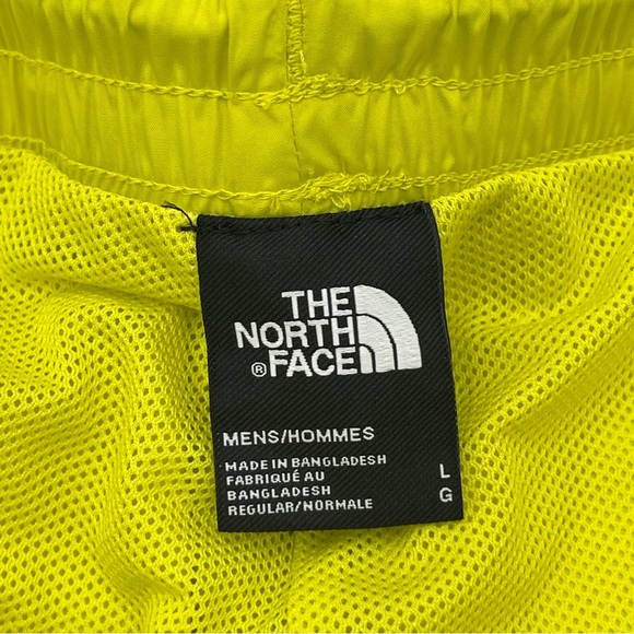 The North Face Men’s Large Hydrenaline Shorts Windwall Black Green Waterproof - Picture 12 of 12